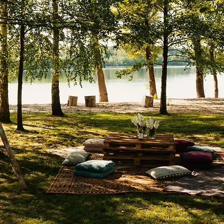 Narie & منتجع 5*