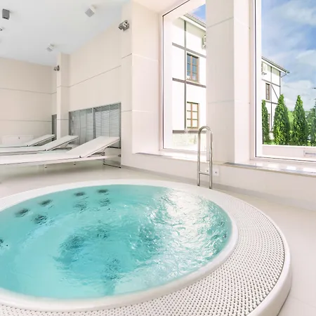 Narie & 5* كريتويني