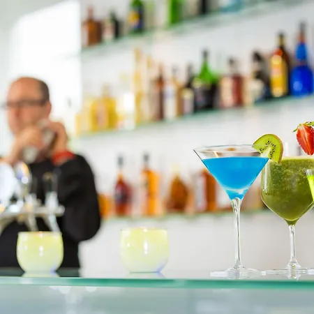 Narie & منتجع 5*